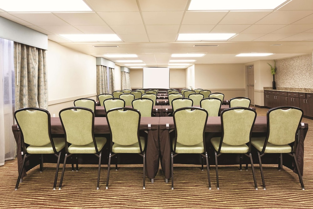 La Quinta Inn & Suites by Wyndham Bonita Springs Naples N. 43/47