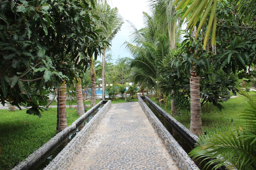 Gm Doc Let Beach Resort Spa 55/65