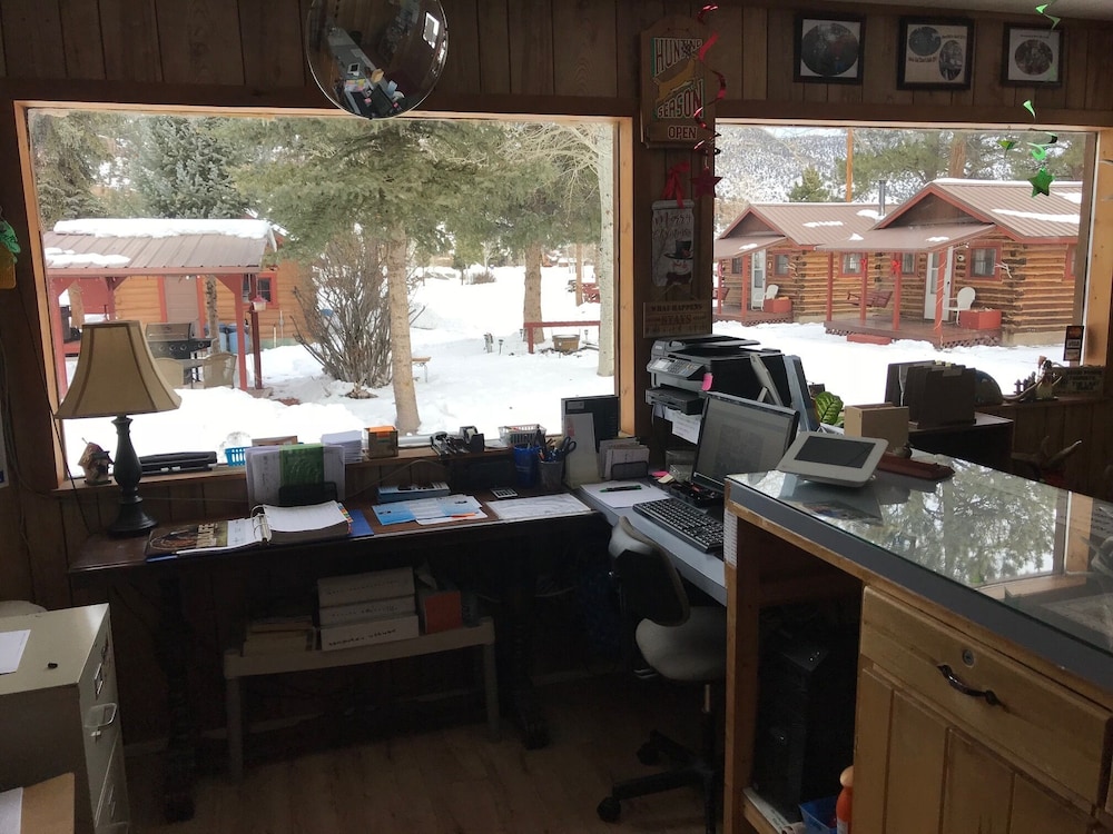 Grandview Cabins & RV Resort 37/50