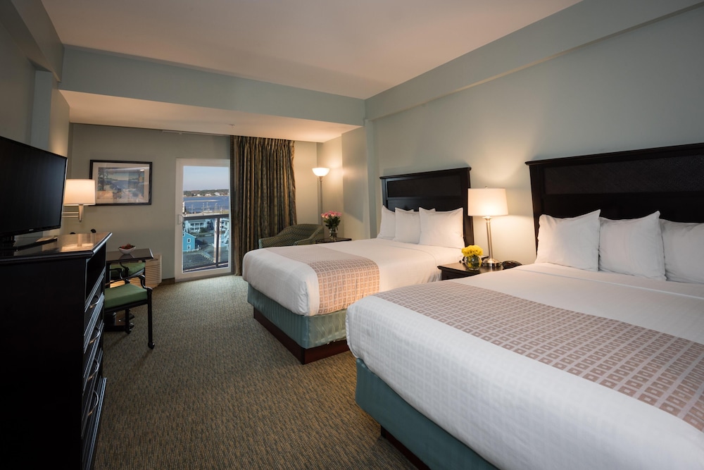 SUITE, 2 QUEEN BEDS, BAY VIEW, SOFA