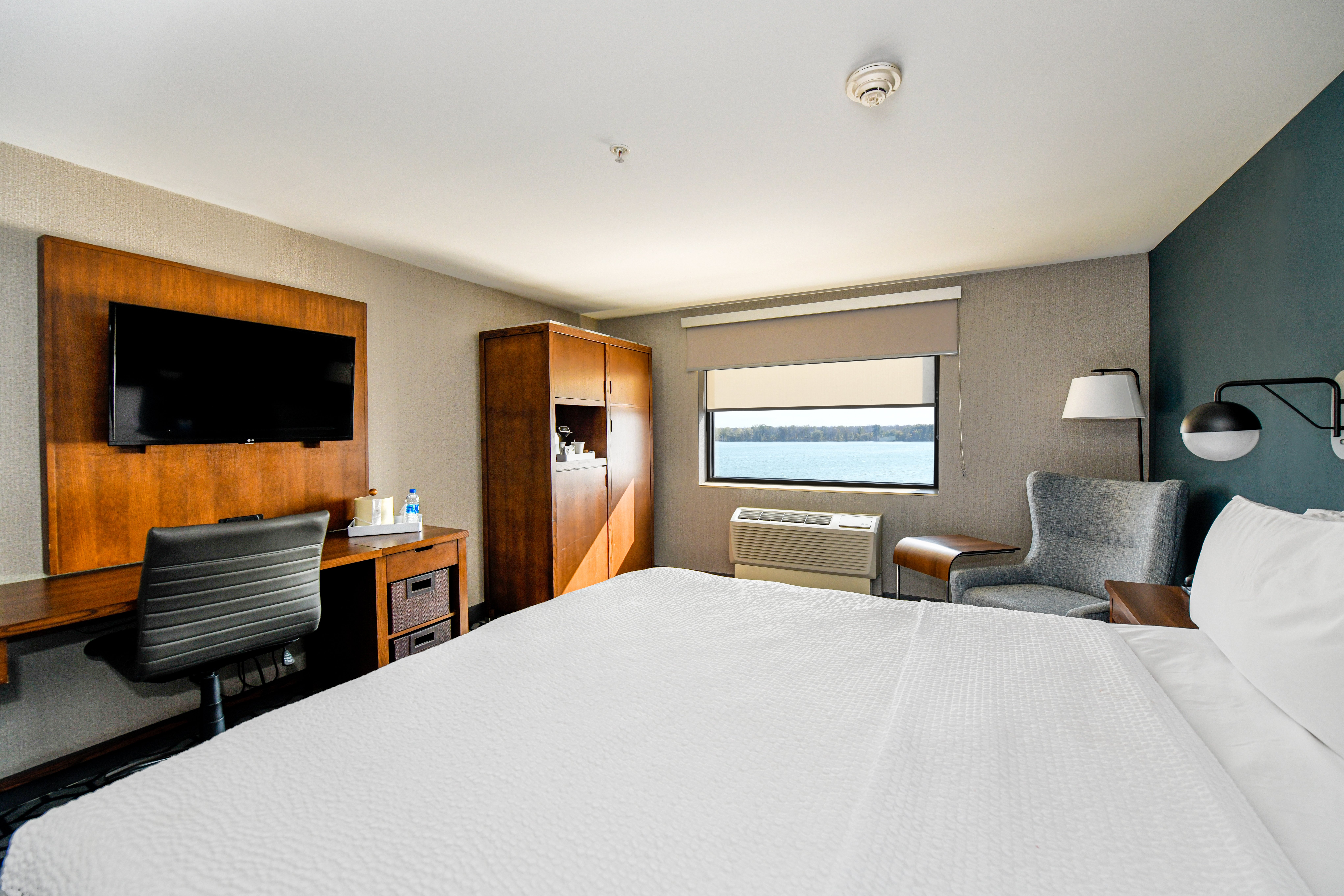 Crowne Plaza Niagara Falls NY Riverside, an IHG Hotel 18/80