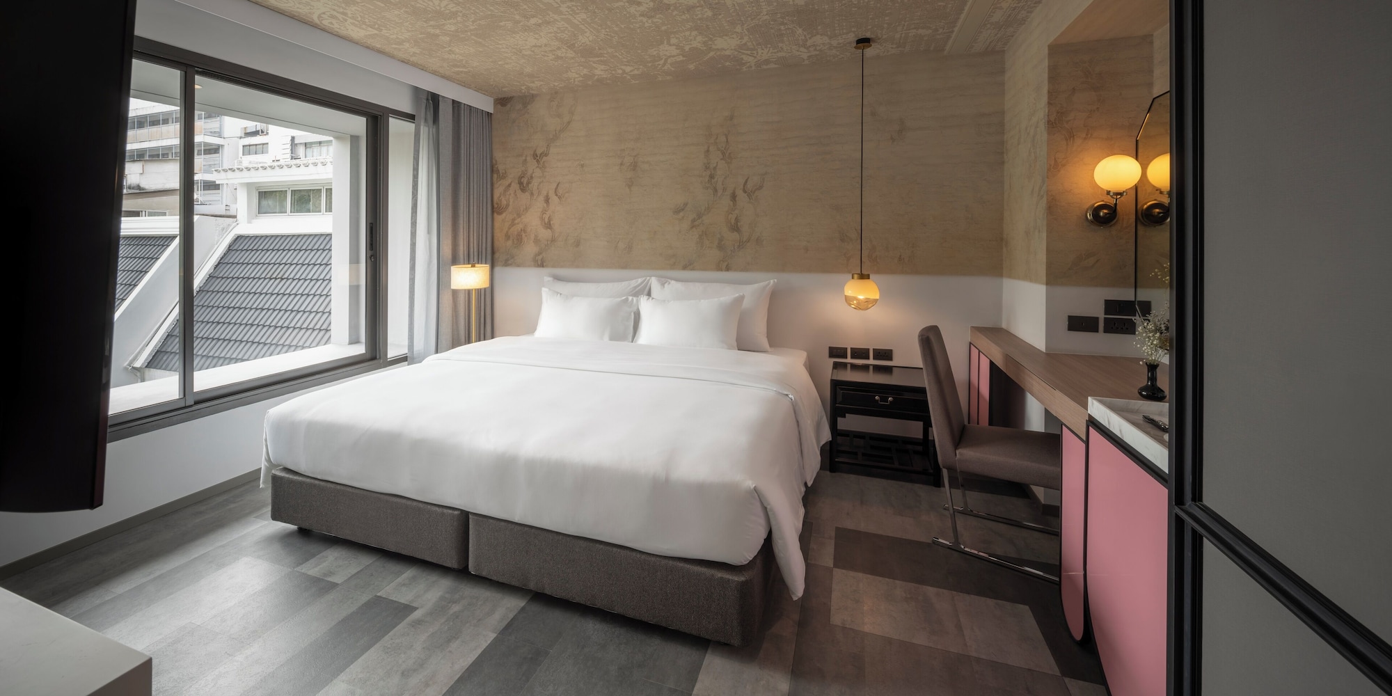 SUPERIOR, KING BED