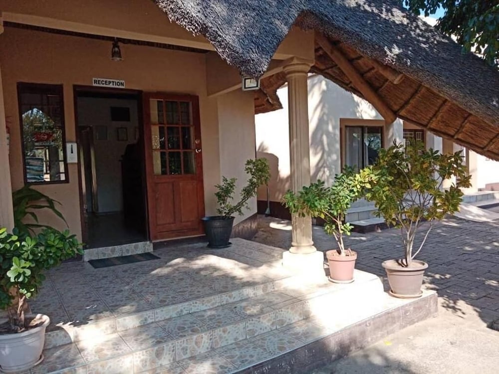 Nkanga Hotel 4/43