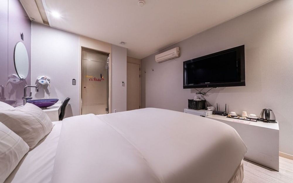 Echae Hotel 11/88