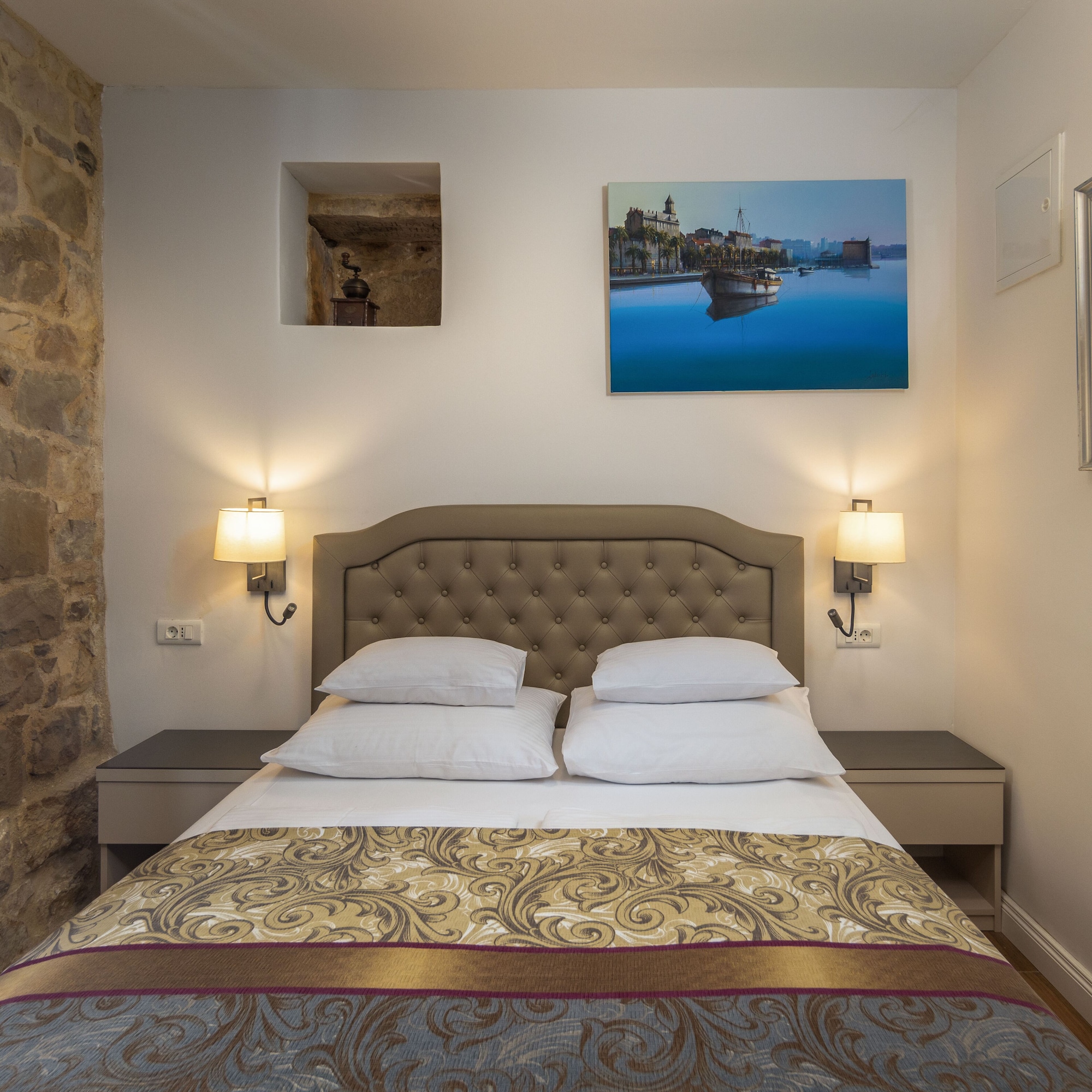 ECONOMY, DOUBLE BED