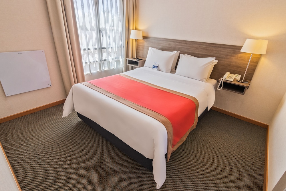 2 Bedrooms, Family Suite, 2 Queen Beds, 2 Bathrooms