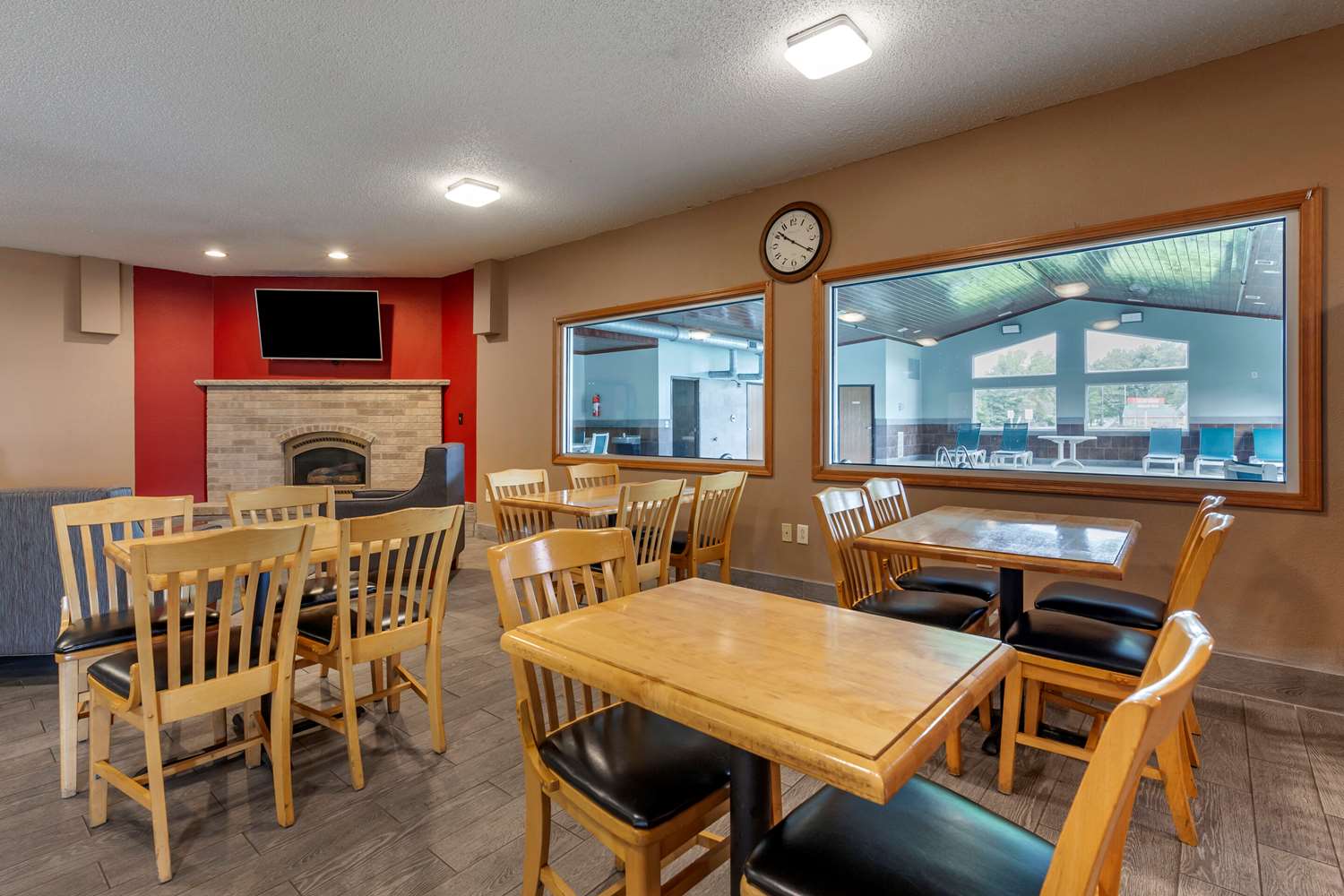 Quality Inn Redgranite 16/22