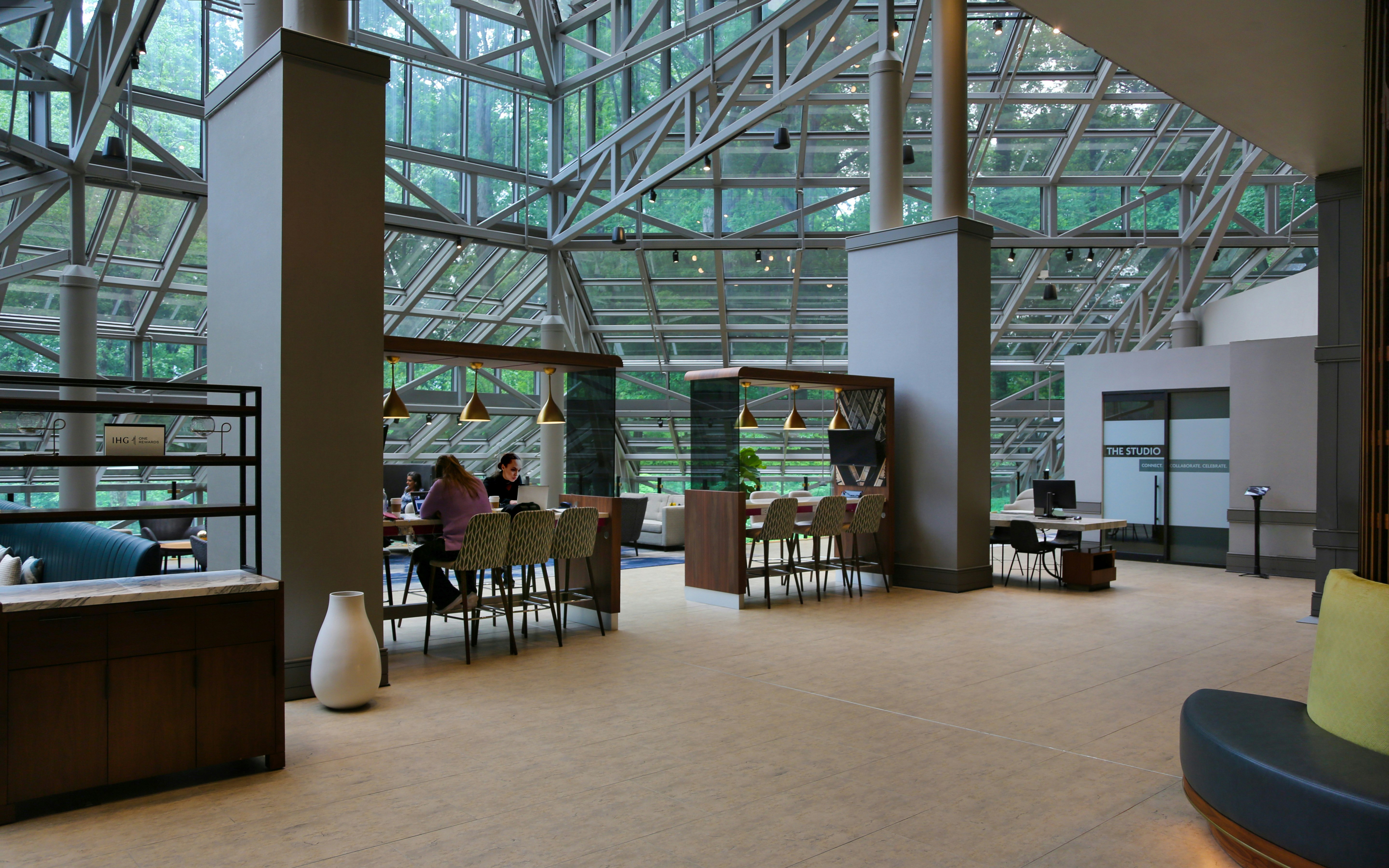 Crowne Plaza Atlanta Perimeter At Ravinia 32/78