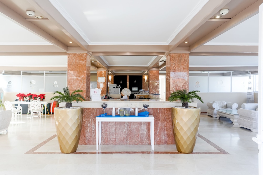 ARENA BEACH HOTEL 13/65