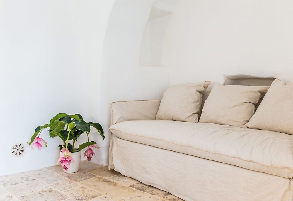 Borgo Canonica 28/50