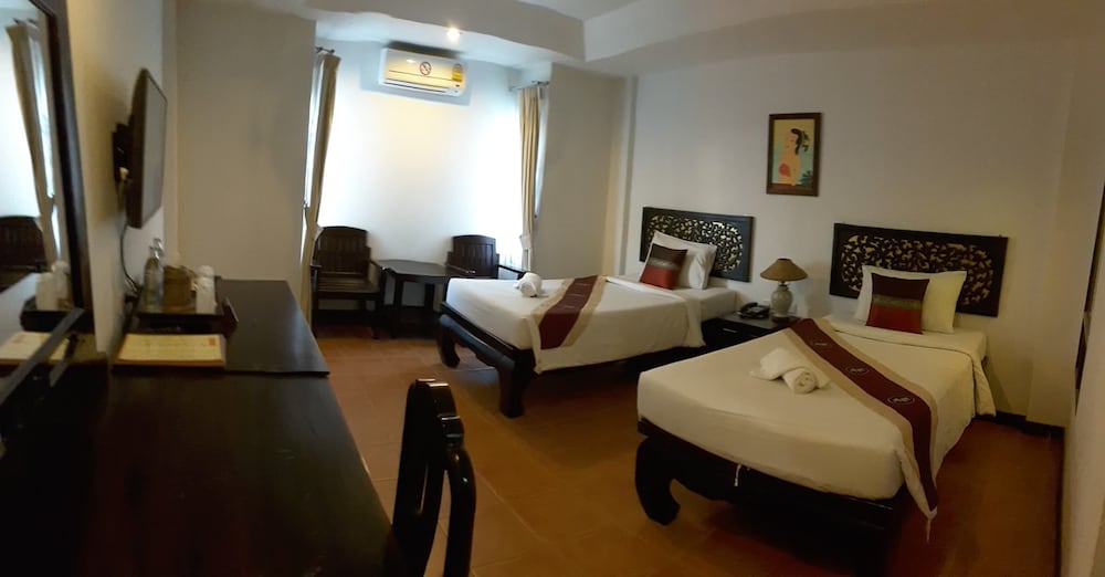 Wangburapa Grand Hotel 38/47