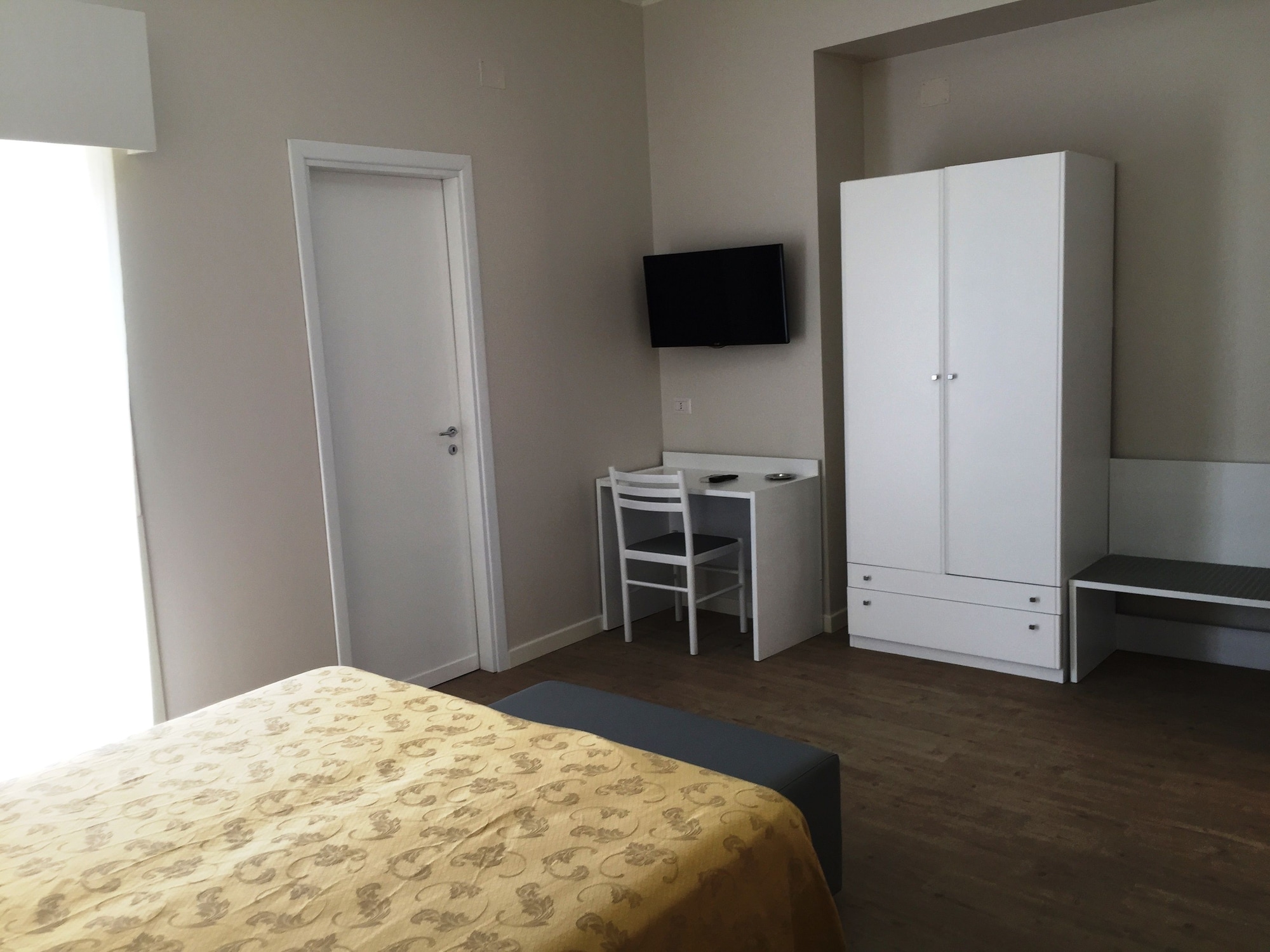 STANDARD, DOUBLE OR TWIN BED