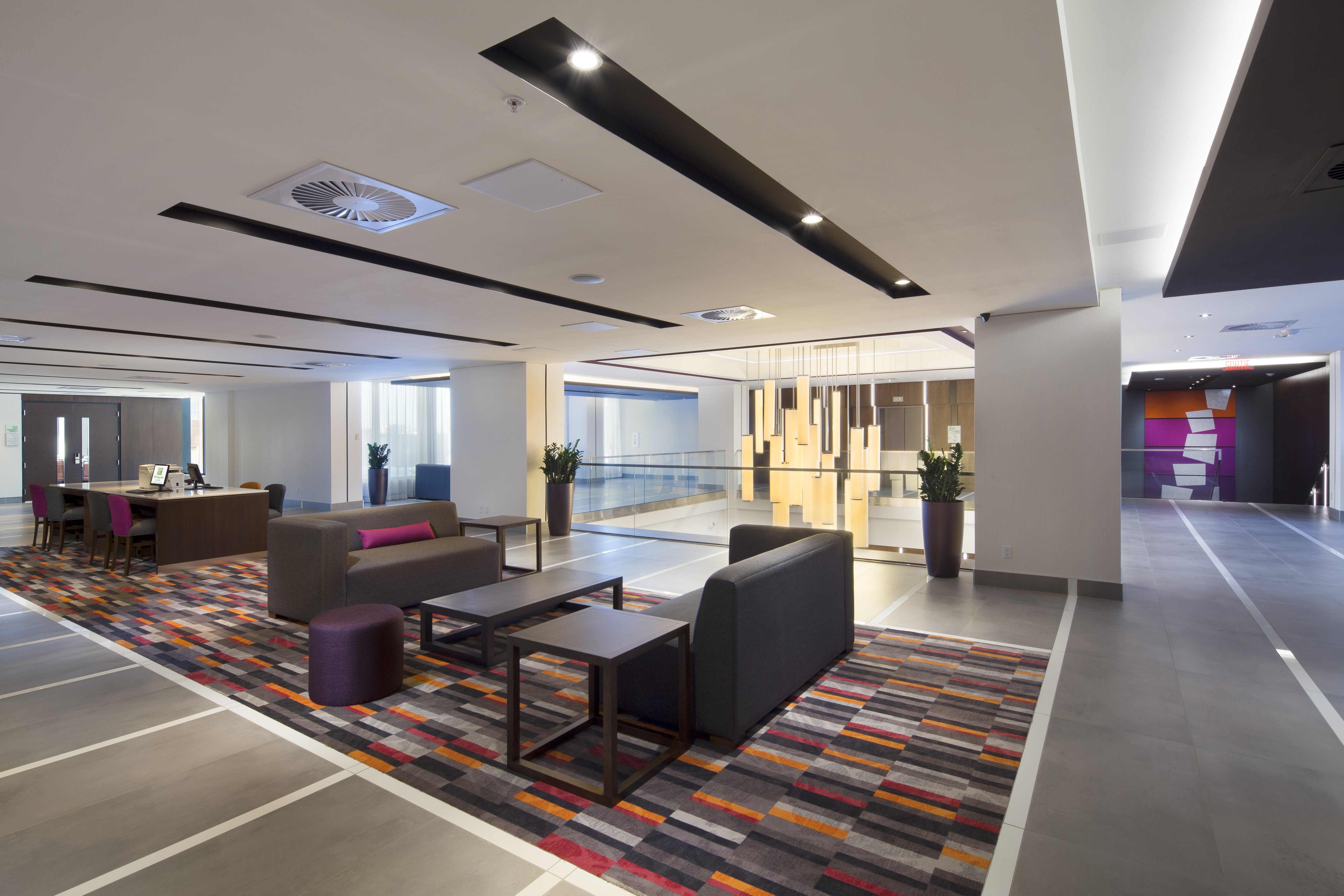 Holiday Inn Hotel Suites Montreal Centre Ville Ouest 49/78