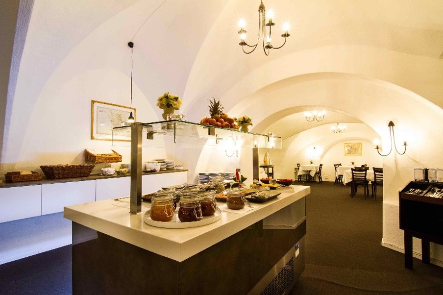 Mayfair Hotel Tunneln 36/43
