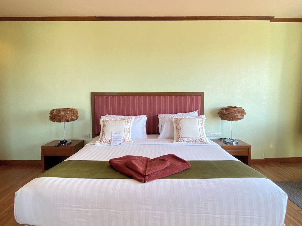 Thipurai Beach Hotel 18/50