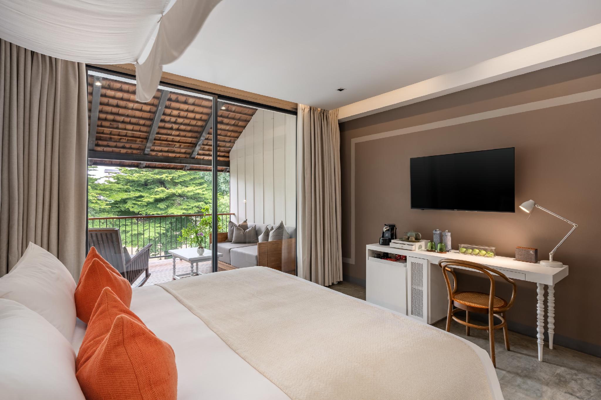 Deluxe, King Bed, River View, Balcony