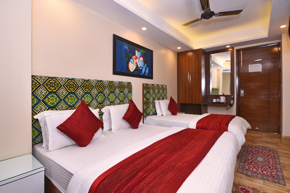 Staybook Hotel Nitya Maharani 21/50