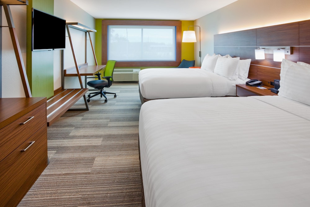 Holiday Inn Express And Suites Des Moines Downtown 18/55