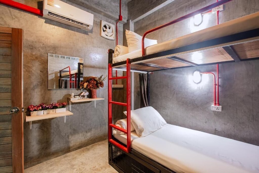 Sleeper Hostel 19/50