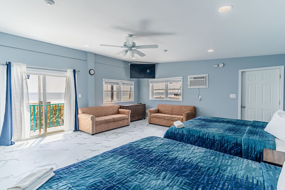 Boardwalk Sand & Surf Inn Oceanfront 36/55
