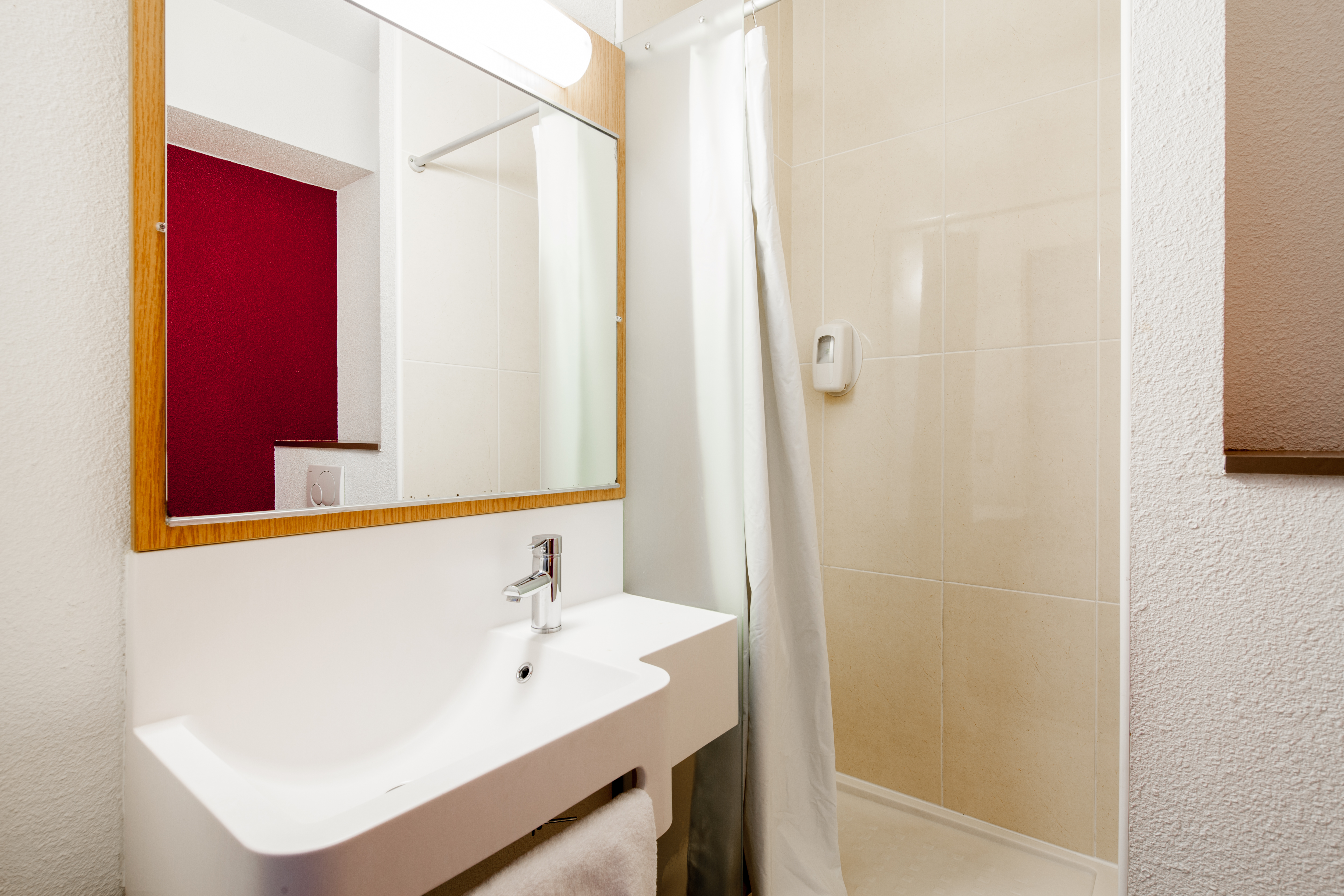غرفة قياسية بسريرين منفصلين، B&B Hotel Paris Le Bourget 2/2