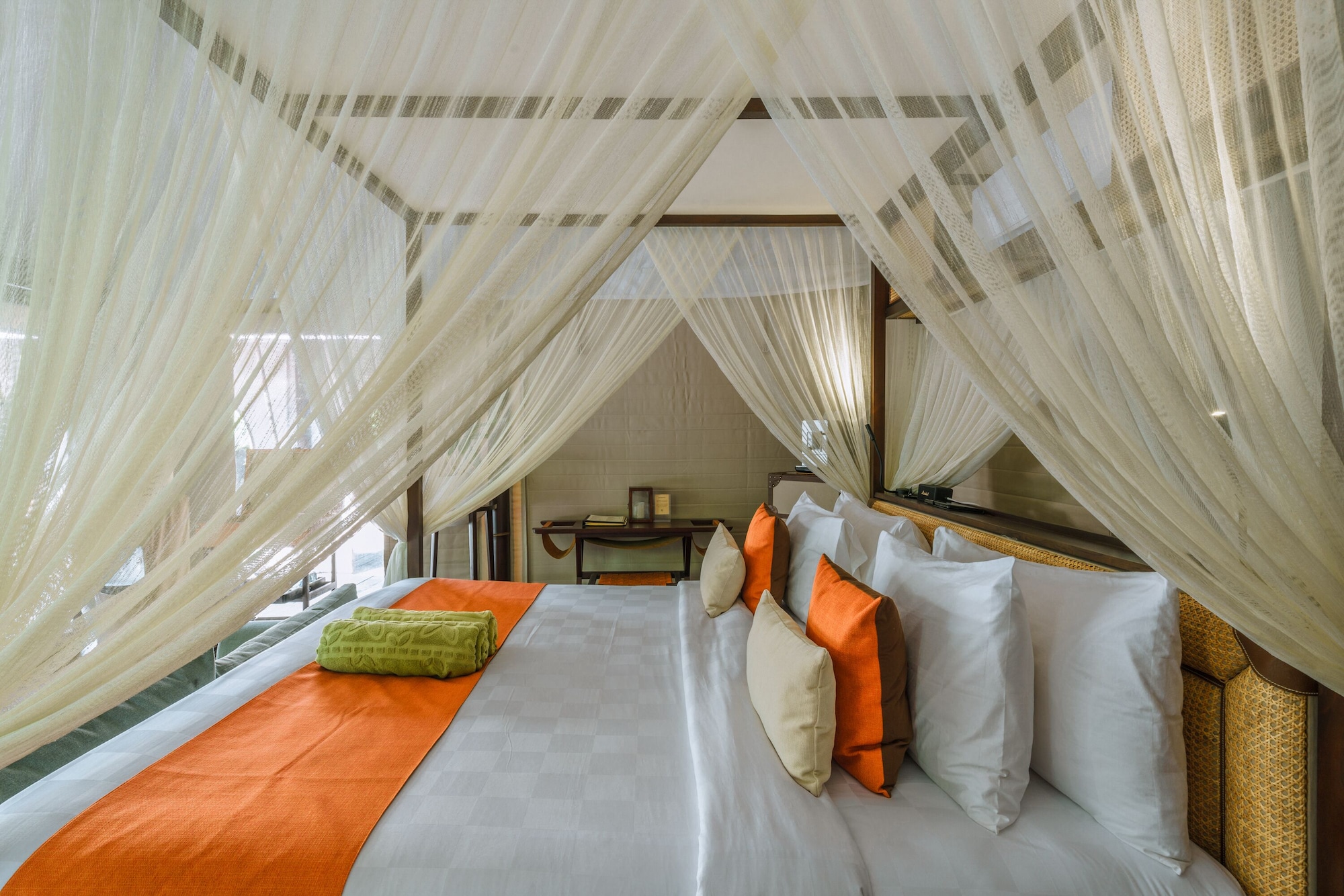 Jungle Jacuzzi Lodge Adults Only