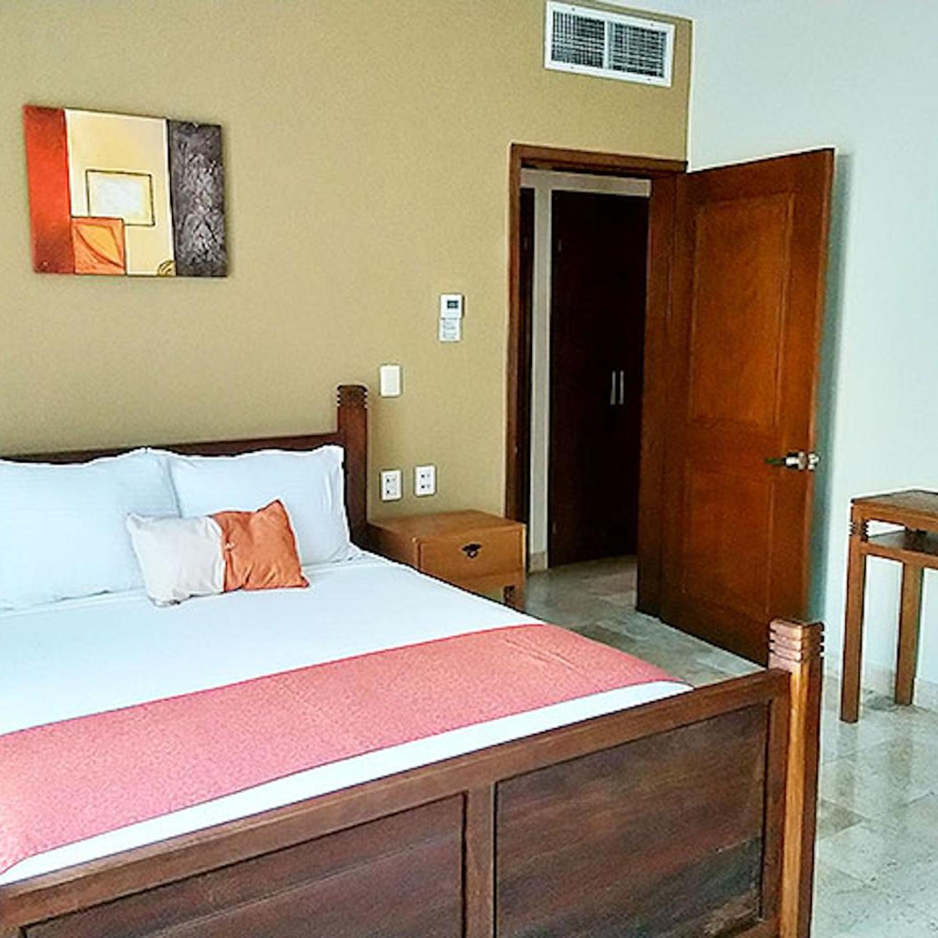 2 Bedrooms, Master, Suite