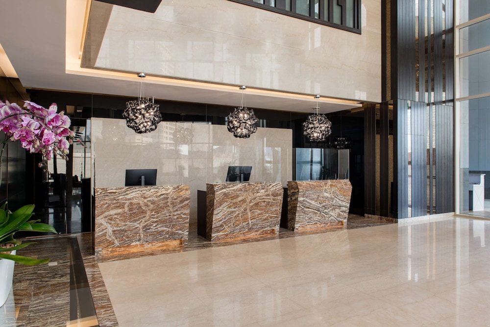 Radisson Blu Dubai Canal View 9/75