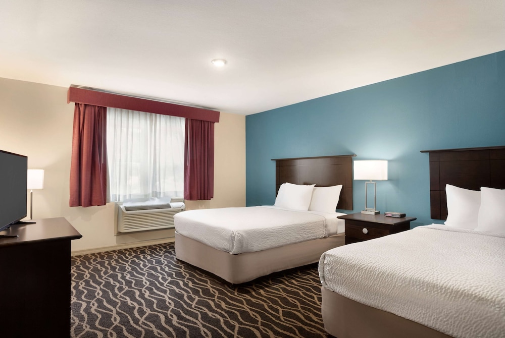 Days Inn & Suites by Wyndham Sikeston 22/51