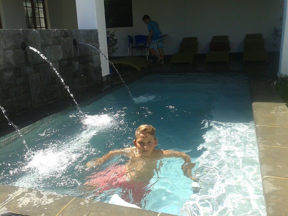Boord Guesthouse 24/50