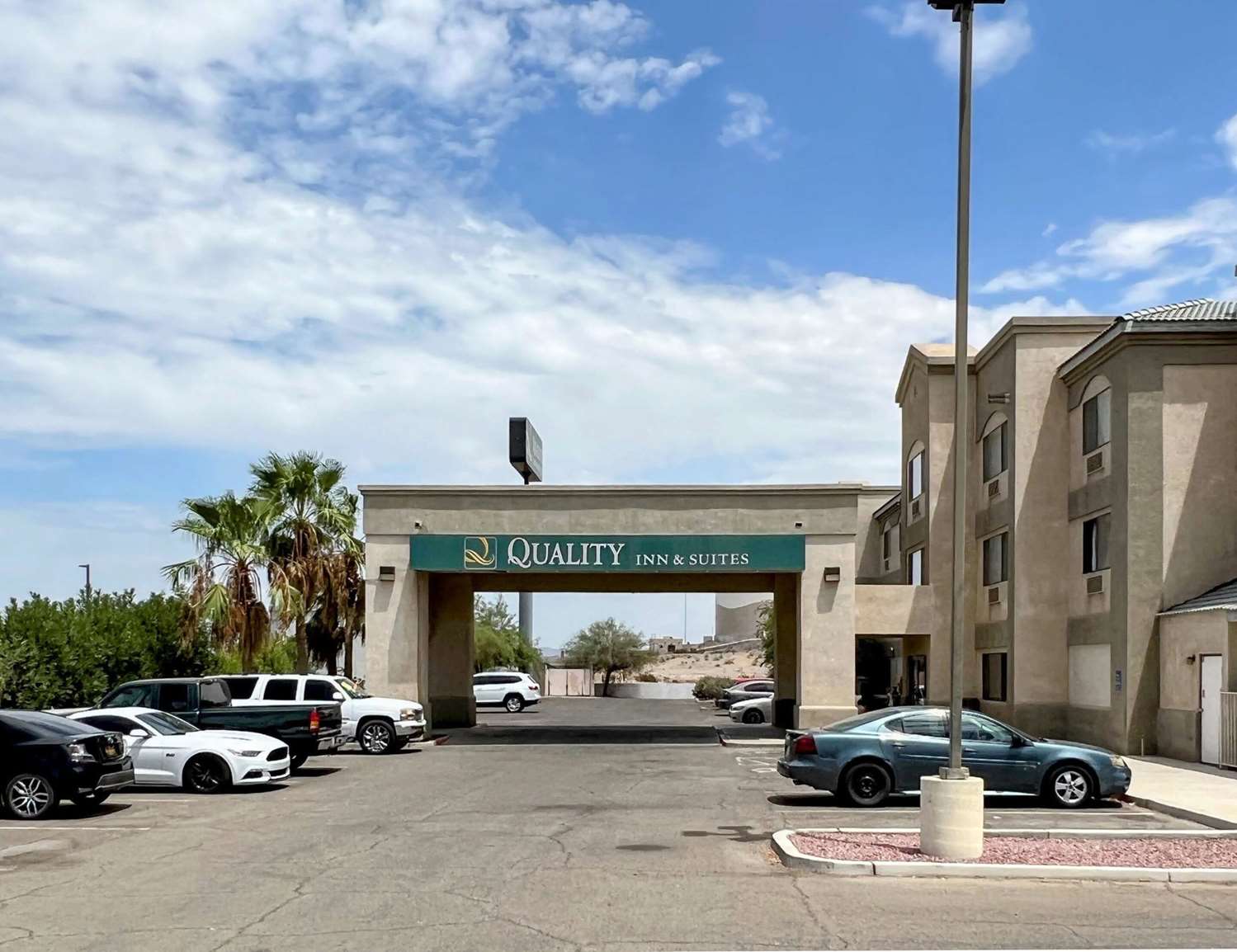 Quality Inn & Suites Yuma 48/50