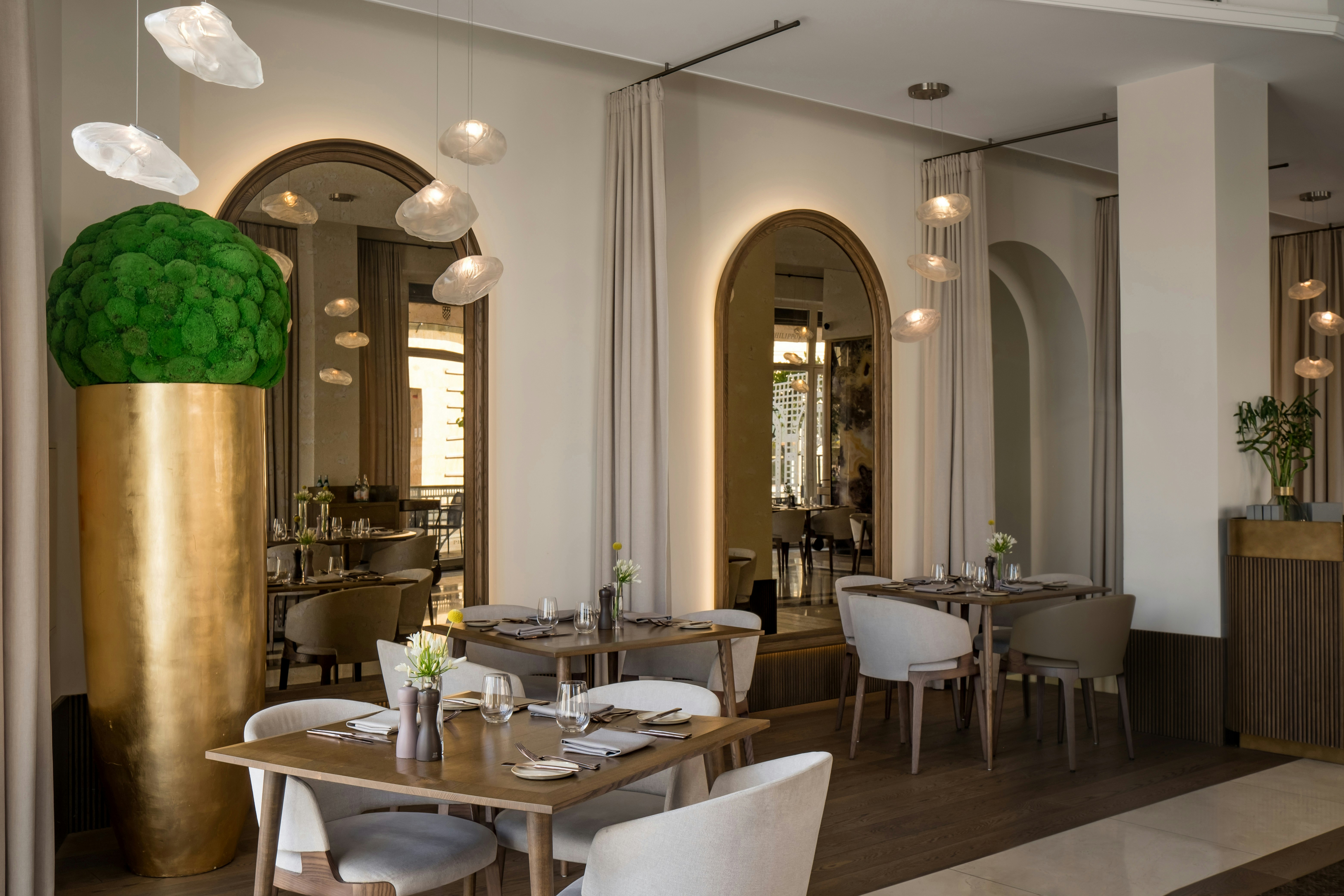Grand Hotel Vilnius, Curio Collection by Hilton 23/47