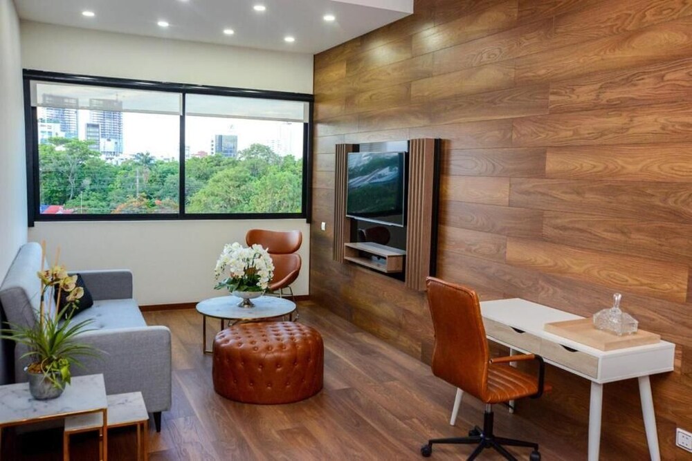 Tryp By Wyndham Santa Cruz 28/38