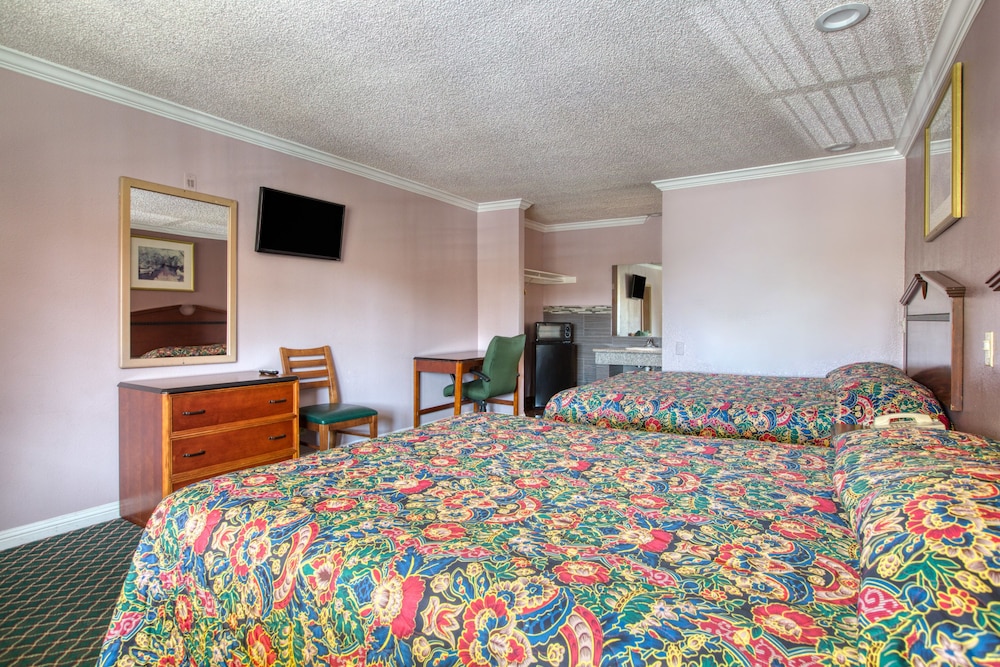 Passport Inn Whittier 15/25