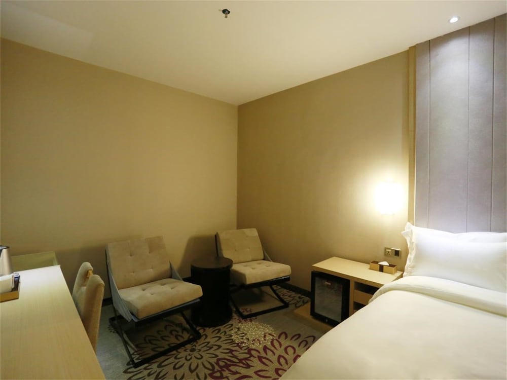 Lavande Hotel (Guangzhou Tianhe Park Yuancun Metro Station) 14/38
