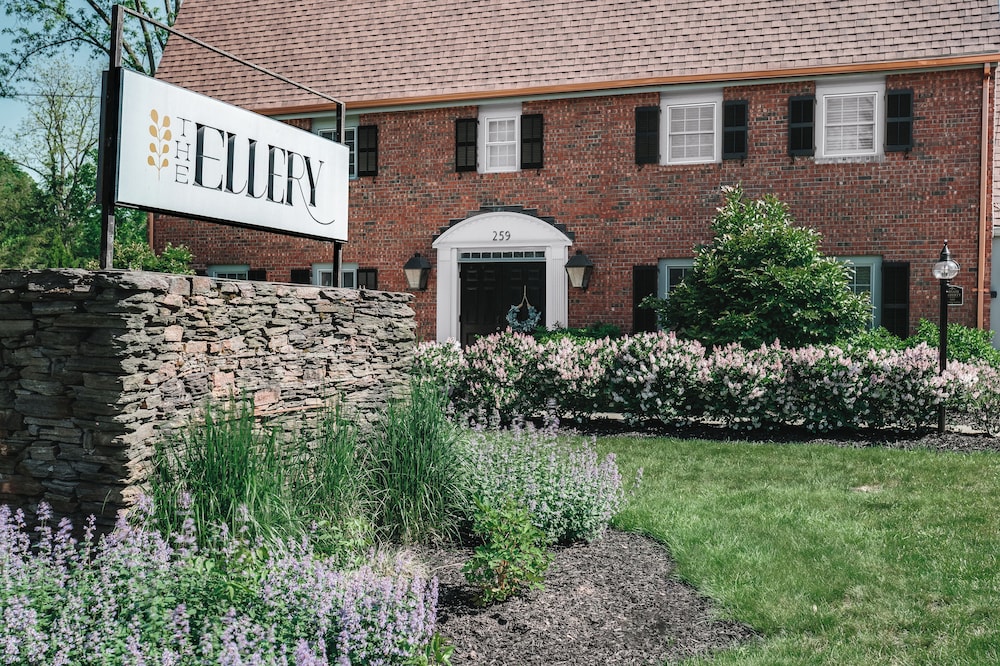 The Ellery 36/42