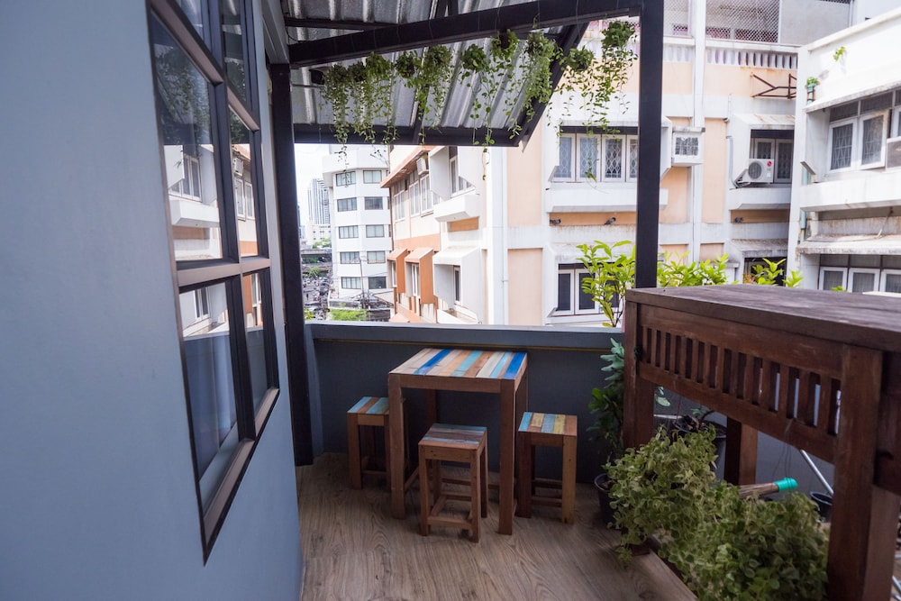 Pann Residence 37/39
