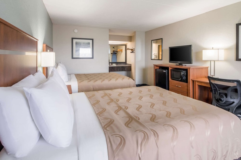 Quality Inn Dandridge 17/59