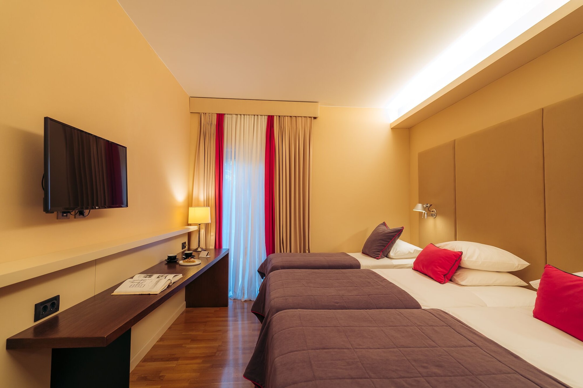 1 BEDROOM, CLASSIC, TRIPLE