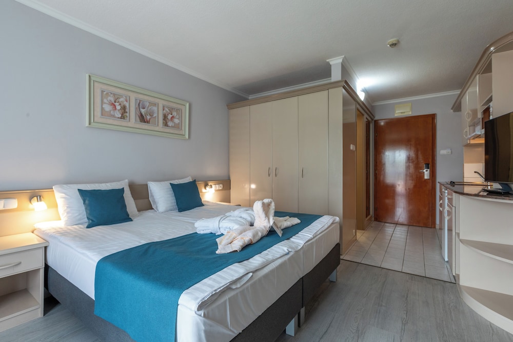 Apartment, King Bed