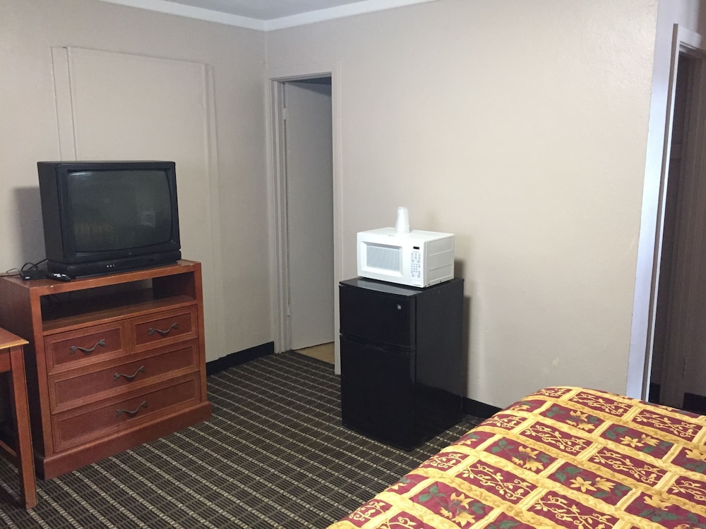 Economy Motel 9/15
