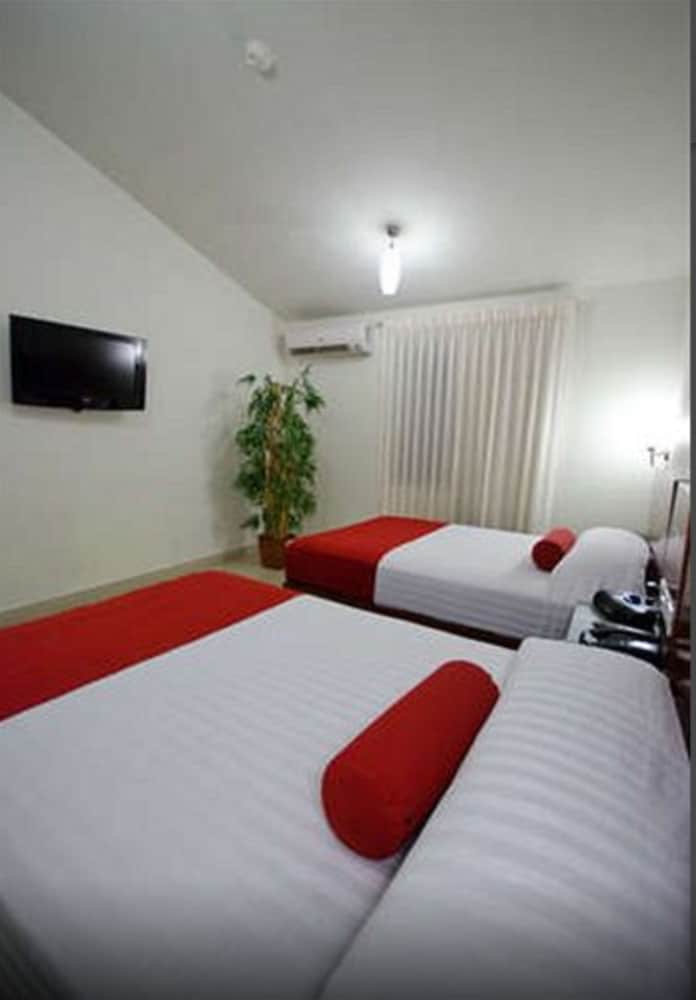 Grand City Hotel 8/49