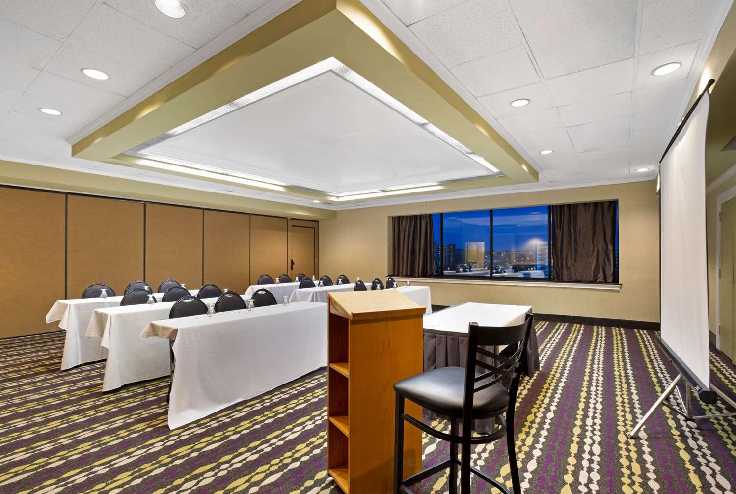 La Quinta Inn & Suites by Wyndham Springfield MA 39/43