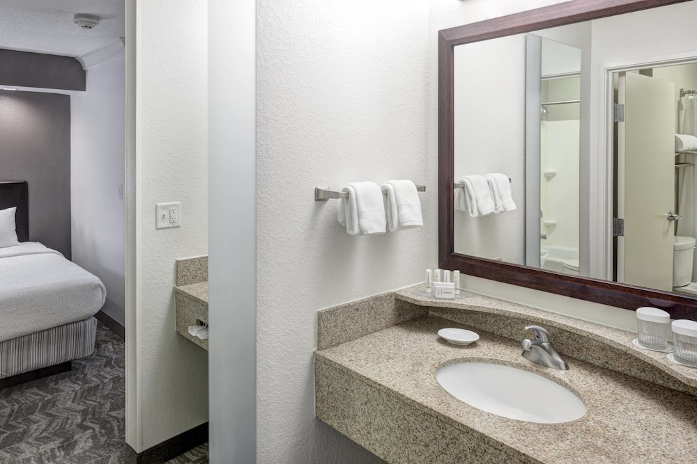 Springhill Suites By Marriott Columbus 7/38