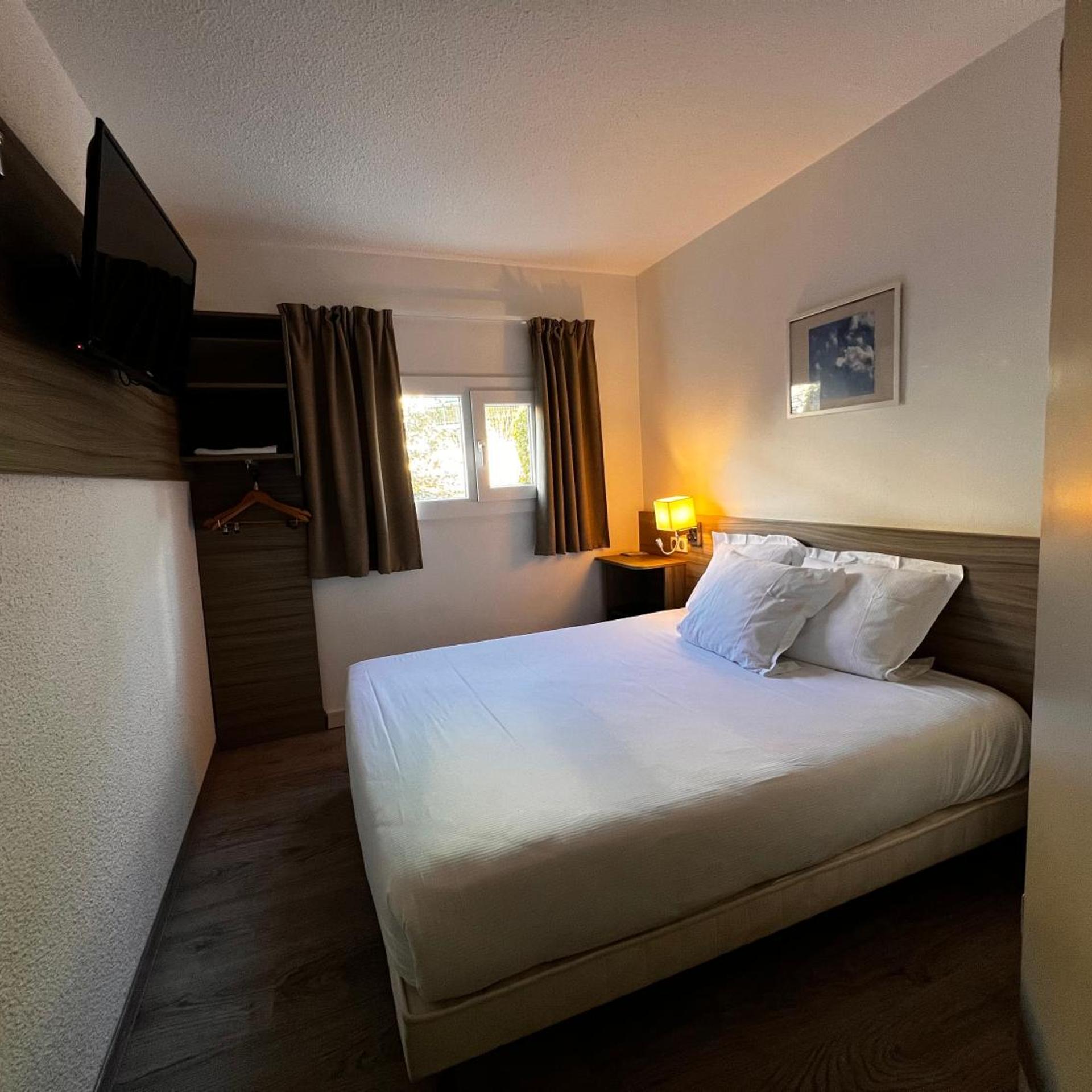 Standard, Double Bed