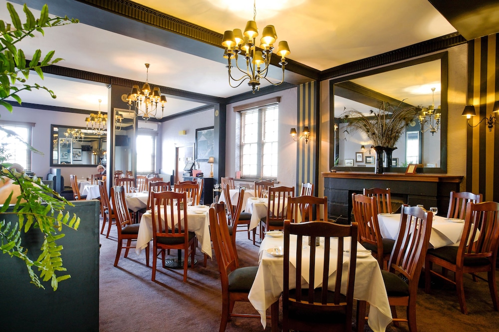 Katoomba Hotel 16/17
