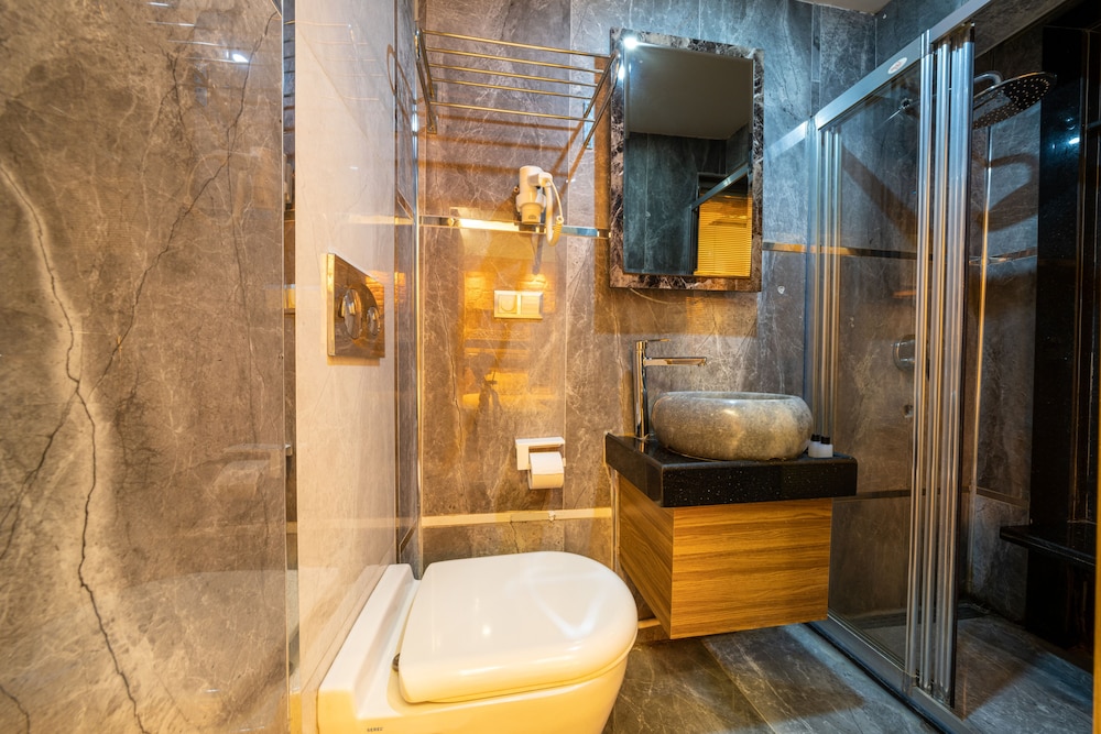 Holiday Business Otel 38/41