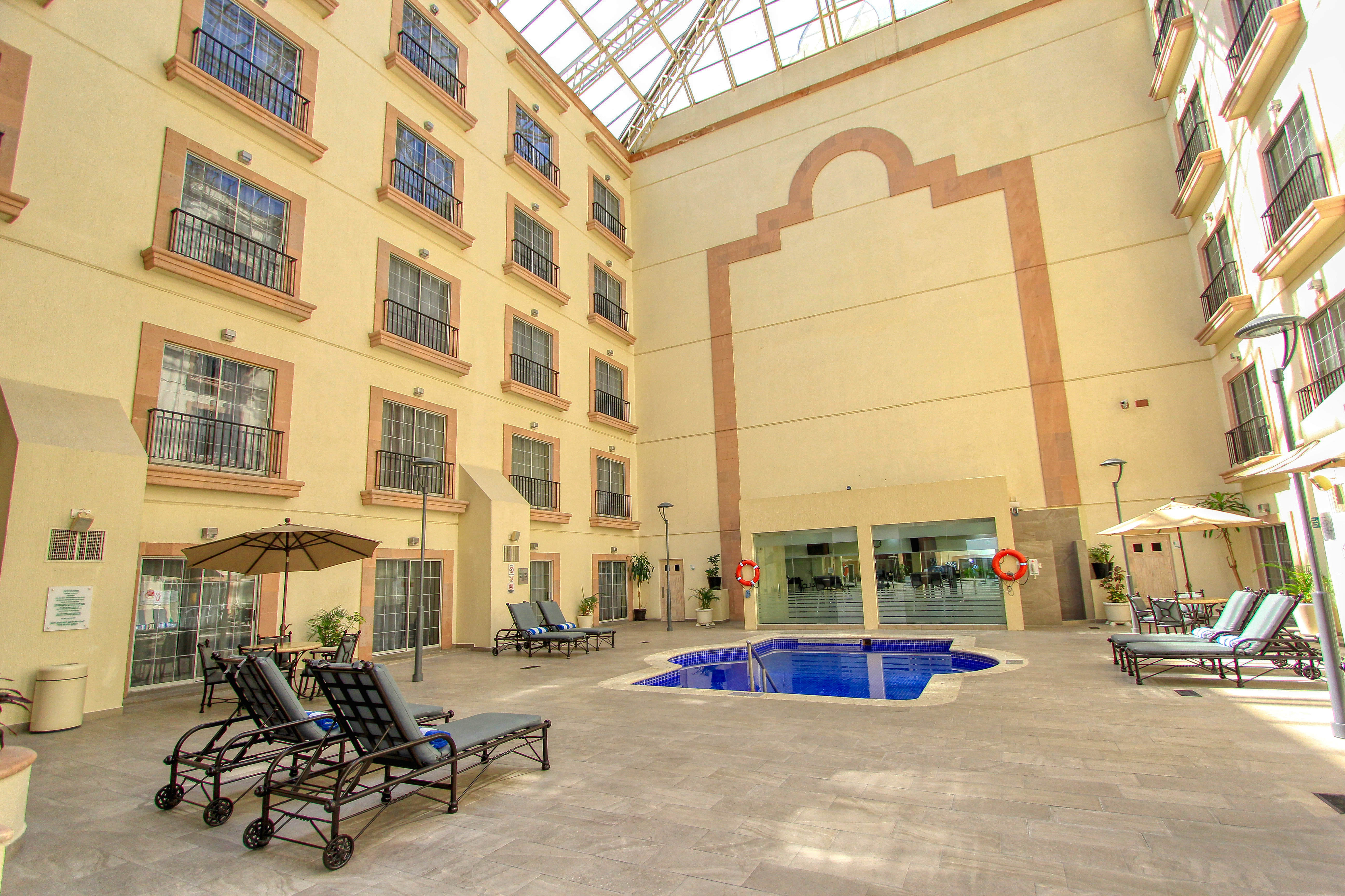 Holiday Inn Leon 45/50