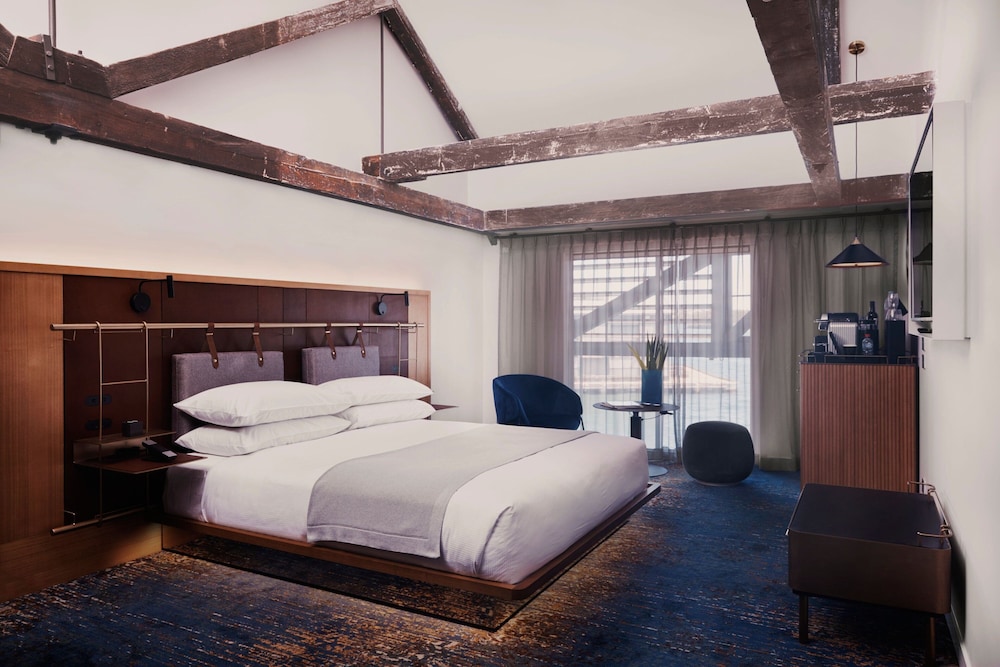 Room at Pier One Sydney Harbour Autograph Collection, SYDNEY
