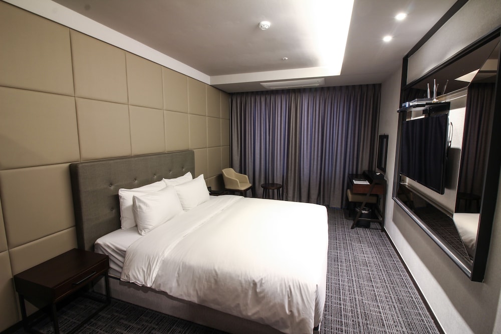 Golden Tulip Ever Yongin 18/39